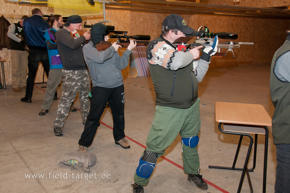 Teine vahetus laskureid tulejoonel